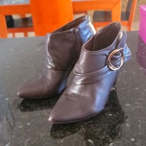 Michelle D. Shoe Booty Brown Size 8 Used